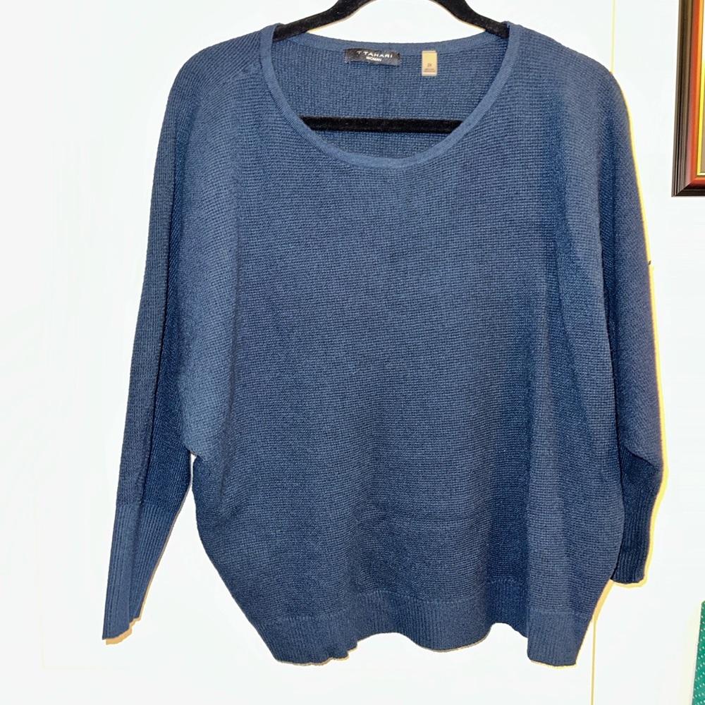 Tahari Blue Crew Neck Sweater Relaxed Fit